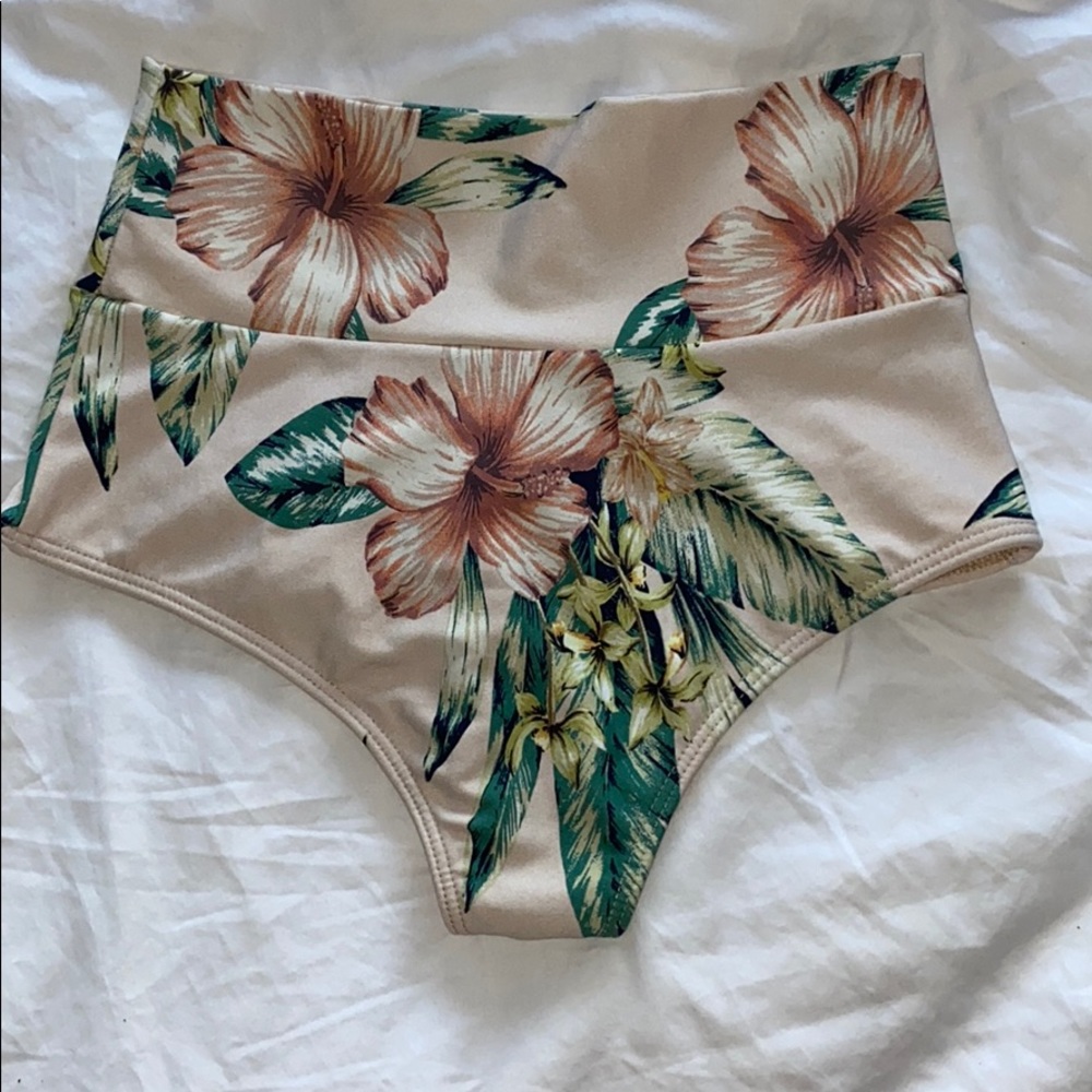 Montce high rise bikini bottom -runs small